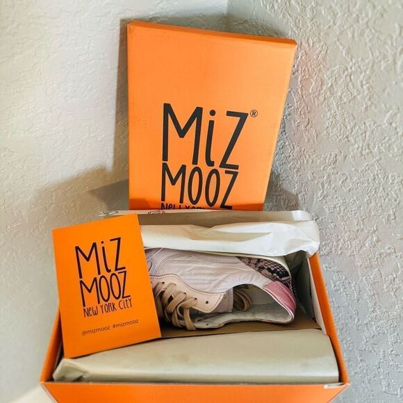 Miz Mooz Veronica Leather Sneaker Lightweight Lotus Metallic Size 9.5 Euro 41, N - Picture 3 of 16